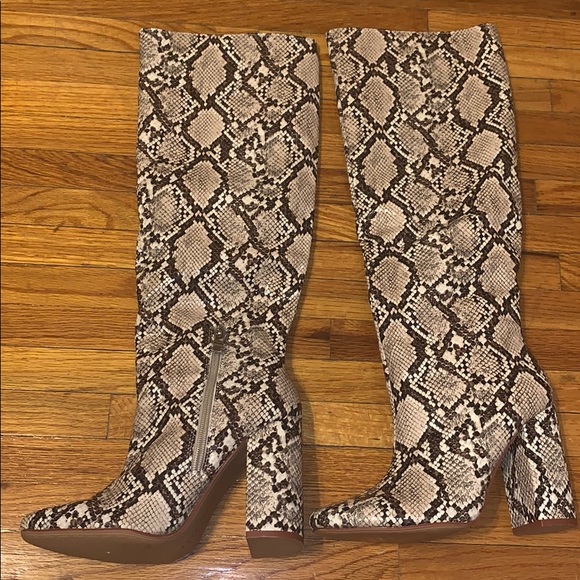 Zara Shoes - Zara Trafaluc Snake Boots